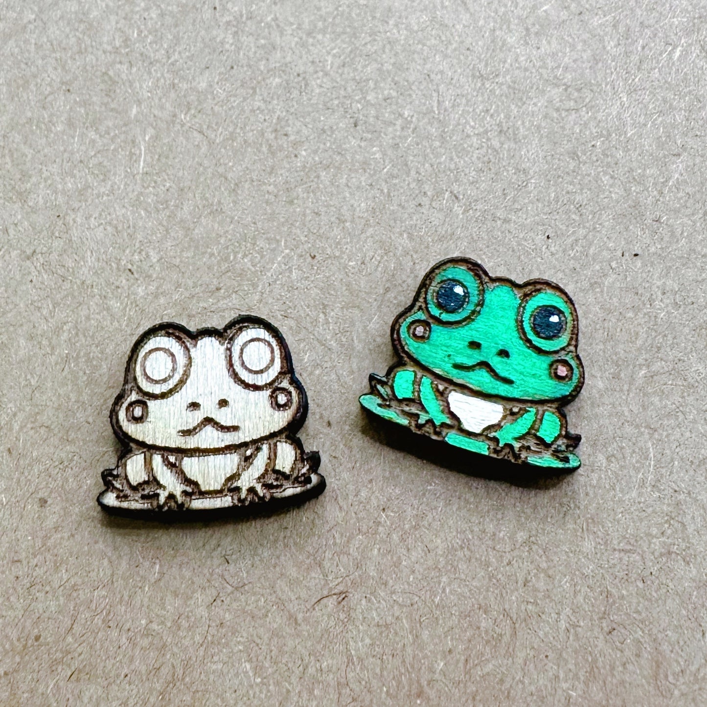 Pairs Cute Frog Crown Wood Earring Blanks, Unfinished Earrings, Laser Engraved Froggie Charms for Crafts or Jewelry